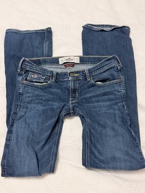 Hollister Low Rise Bootcut Jeans Medium Wash Size 27